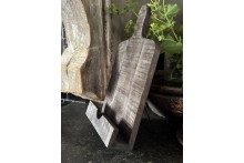 Donkere houten boekenstandaard